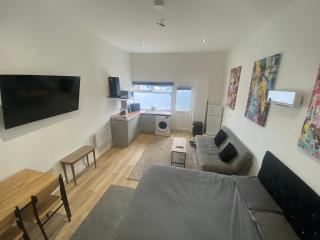 Kings Lets A - Studio Apartment Free Street Parking - 2