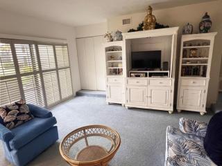 Peaceful Escape – Walk to Pool, Bay & Beach - 6