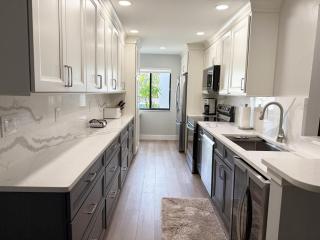 Effortless Escape – Walk-Out 2BR at Tamarind - 9