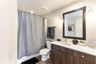 1min Delta - Salt Palace - King Bed - Gym - Parking - 5