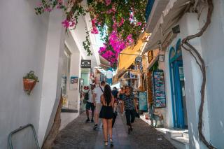 Central Fira Luxury Apartment - 3