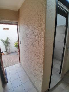 Sunlit Retreat Constantia Kloof - 8