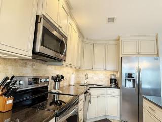 Modern Comfort – 2BR Bayside Condo at Tamarind - 2