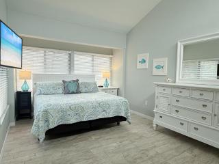 Modern Comfort – 2BR Bayside Condo at Tamarind - 1