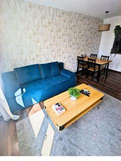 2-rm. Skyline view. Center. - 1