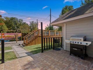 Poolside Paradise Game Room Fire Pit Hot Tub - 5