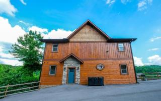 Beary Relaxed - Private Indoor Pool - Hot Tub w Mtn Views - Game Room - 1