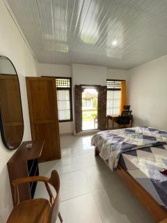 Puri Tirta Guest House Ubud - 2