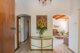 7 Bedroom House - Summerstrand Port Elizabeth - 8