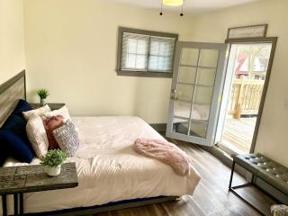 Group HQ, 9BR Near Falls, Casino & Attractions - 3