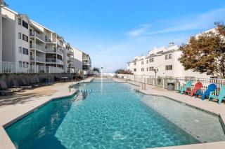3 Bedroom Osage Beach Condo w/ Pool & Main Channel Views - 8
