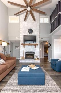 3 Bedroom Osage Beach Condo w/ Pool & Main Channel Views - 1