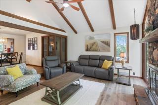 17 Lakefront Acres, Private Dock, Firepit, Pool Table, Kayaks, Fishing - 2