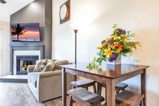 Amazing Views from Balcony, Loft & Gated Pool - 8