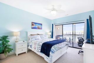 Amazing Main Channel Views with Screened Balcony - 5