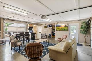 Amazing Game Room with Dock Tram to Huge Dock - Great For Families - 2