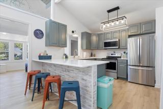 3mm Lake Ozark, Trailer Parking, Dock, Boat Slip, & Amazing Cove Views - 9