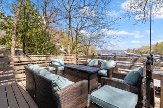 3mm Lake Ozark, Trailer Parking, Dock, Boat Slip, & Amazing Cove Views - 7