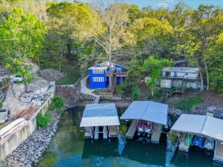 3mm Lake Ozark, Trailer Parking, Dock, Boat Slip, & Amazing Cove Views - 0
