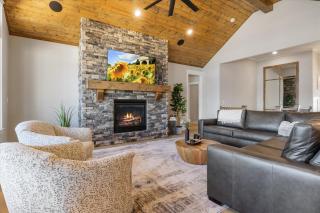 Accessible Lakeside Luxury at the 45mm w/ Private Dock, Sunset Views & More - 5