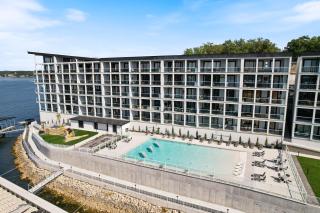 Brand New Complex, Central Location, Amazing Views - 6