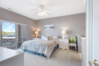 Experience Lakeside Living at Its Finest: Stunning Views and Prime Location! - 2