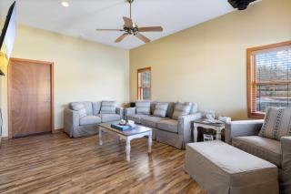 Amazing Dock Fishing with Swim Area & Gentle Lot - 5