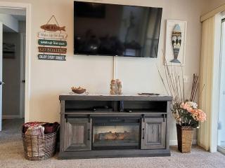 Dream Condo with Perfect Location for All The Fun! - 6