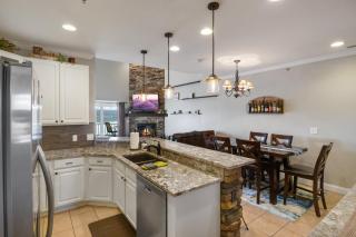 Beautiful Cove Views & Plenty Relaxing Spaces - 1