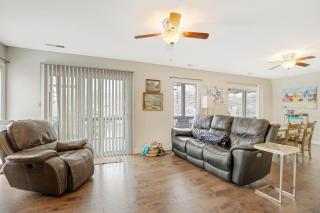 Close to The Strip, Private Dock & Screened Deck! - 3