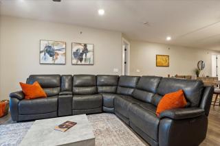 Family-Fun Lakeside Luxury at Topsider in Osage w/ 2 Pools, Prime Views Pack N' Play & Games - 6