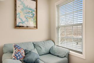 Close to The Strip, Private Dock & Screened Deck! - 5