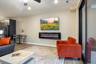 Family-Fun Lakeside Luxury at Topsider in Osage w/ 2 Pools, Prime Views Pack N' Play & Games - 5