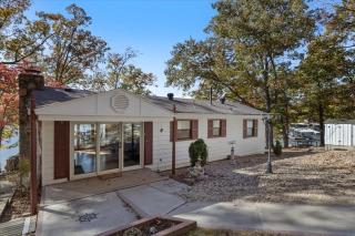 Amazing Lake Experiences! Private Hot Tub, Aamazing Dock, Firepit & Two Layers of Decks - 2