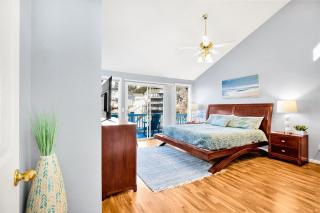 Amazing Wall of Windows, Swim Dock & Pet Friendly - 2