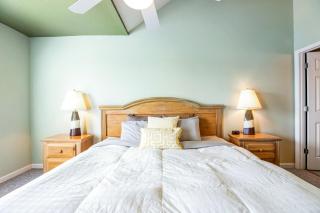 Amazing Lake Views with Pool, Loft, & Balcony - 5