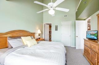 Amazing Lake Views with Pool, Loft, & Balcony - 3