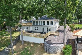 Amazing Decks, Sunsets & Lake Days - 0