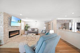 Amazing Decks, Sunsets & Lake Days - 1