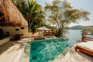 Dream villa with private beach and catering - 9