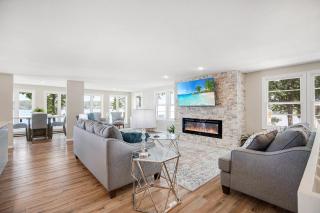 Amazing Decks, Sunsets & Lake Days - 3