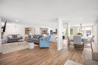 Amazing Decks, Sunsets & Lake Days - 2