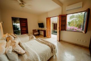 Dream villa with private beach and catering - 8