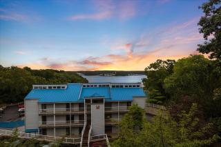 Cozy Pet-Friendly Condo w/ Pool - 5