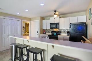 Cozy Pet-Friendly Condo w/ Pool - 3