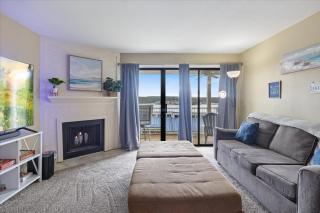 Cozy Pet-Friendly Condo w/ Pool - 2