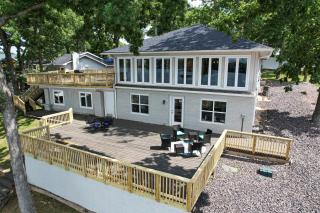 Amazing Decks, Sunsets & Lake Days - 9