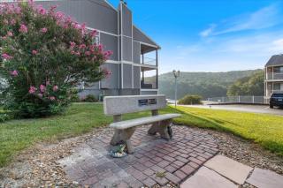 Family Fun at Lake Vibin' Lazy Days Osage Beach w/ 2 Pools, Playground, Games & Calm Water - 8