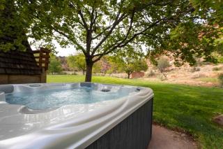 Secluded Kanab Family Cabin w Hot Tub and Red Rock Views - 8