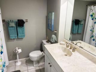 Rooftop Vibes – 2BR Loft in Tamarind on Manasota - 1